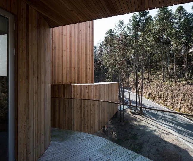 BIM建筑|天然渗入，享受奇特的***体验——齐云山树屋/本戈工作室