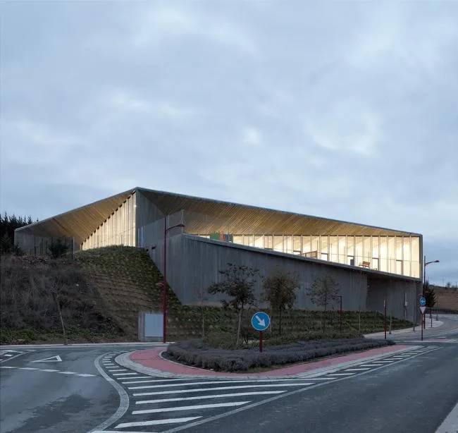 BIM建筑|“空心岩石”般的学前教导黉舍