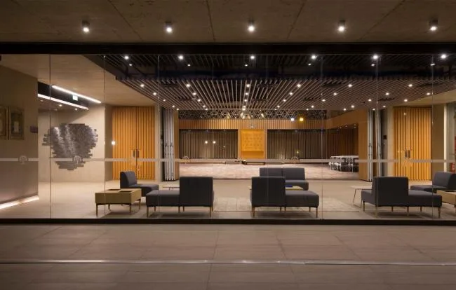 BIM建筑|NBI社区里犹太教堂和社区中间聚集体 / Nicolas Loi