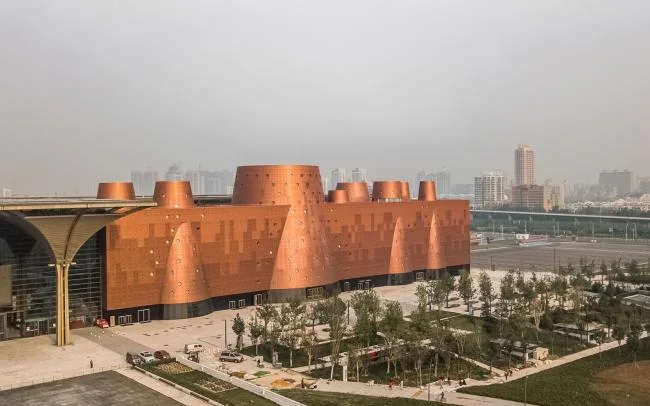 BIM建筑|新作！浇铸在年夜地之上的巨型圆椎古铜城堡——天津滨海城市博物馆