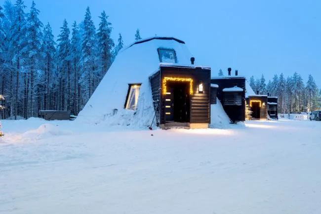 BIM建筑|纵享皑皑白雪与极光星空：芬兰度假板屋酒店