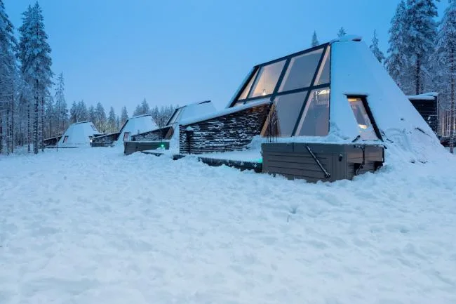 BIM建筑|纵享皑皑白雪与极光星空：芬兰度假板屋酒店