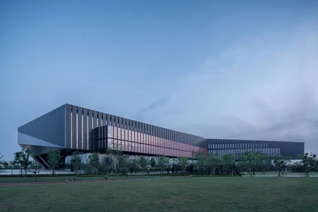 BIM建筑|腾讯武汉研发中间 / 栖城设计