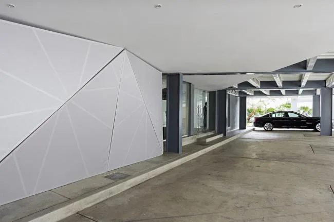 BIM建筑|织物的柔柔通透与几何金属的碰撞：厄瓜多尔贸易零售店面