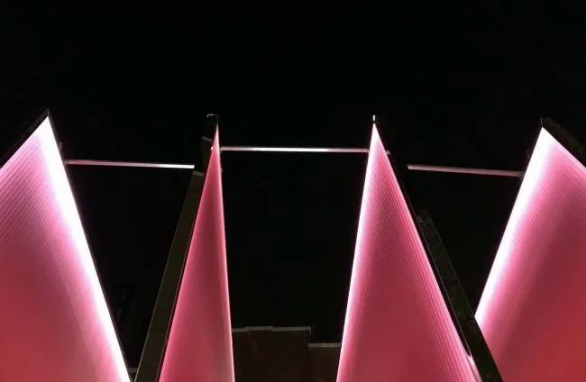 BIM建筑|献给平常之爱的礼品：外滩船埠爱心互动装配 / 上海华都建筑计划设计
