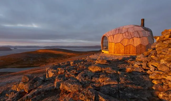 BIM建筑|徒步旅人的明灯，北极光之下的岩石小屋/SPINN Arkitekter