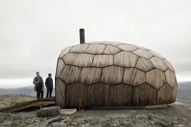 BIM建筑|徒步旅人的明灯，北极光之下的岩石小屋/SPINN Arkitekter