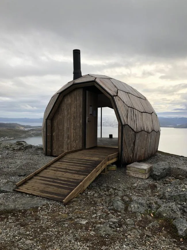 BIM建筑|徒步旅人的明灯，北极光之下的岩石小屋/SPINN Arkitekter