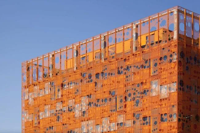 BIM建筑|建筑的几何机变演绎，橙色立方体中的曲面球体：里昂文化中间