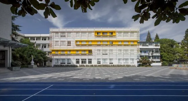 BIM建筑|梦幻般的蓝色操场：濮家小学濮家校区整体改革/形而上+杭州橡地建筑
