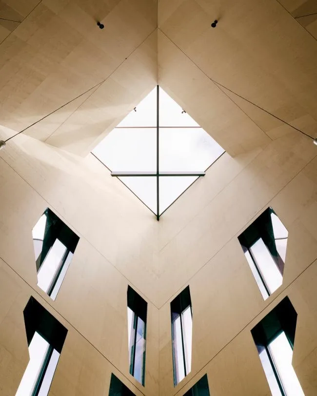 BIM建筑|耐久弥新，随时光沉淀幻化外表的挪威松木教堂