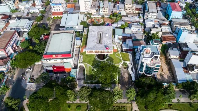 BIM建筑|躲在小山下的儿童天堂：TTC槟枷精英幼儿园