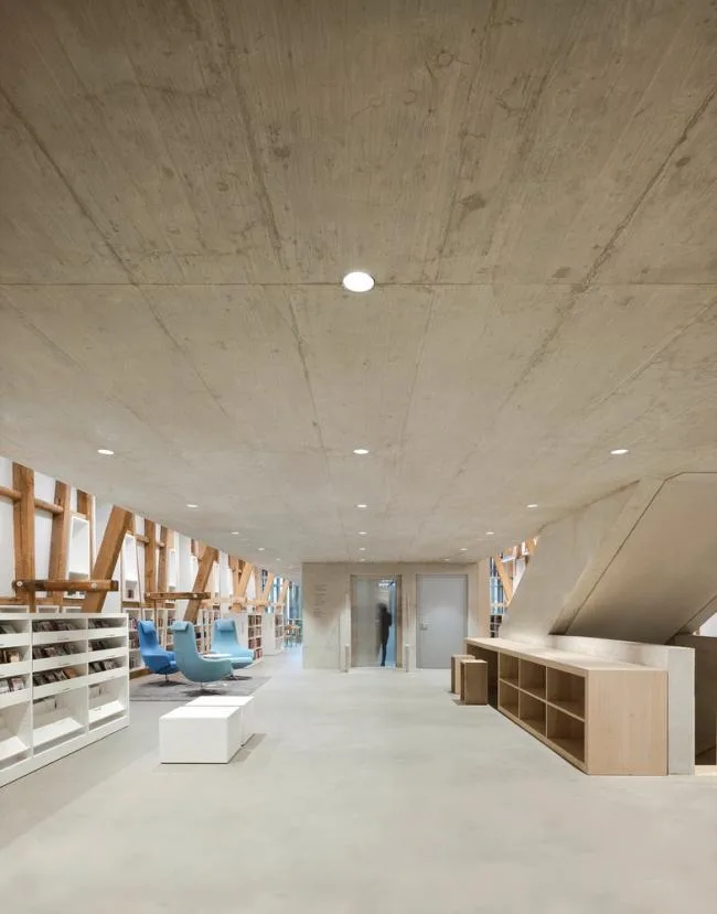BIM建筑|拥有汗青感的谷仓秒变简练高雅的藏书楼——德国改革Steimle Architekten 项目