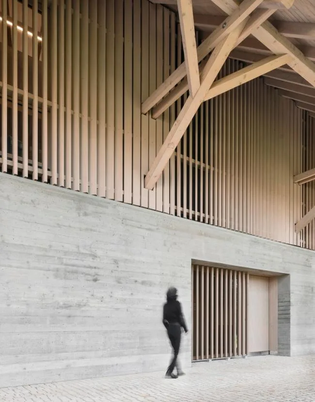 BIM建筑|拥有汗青感的谷仓秒变简练高雅的藏书楼——德国改革Steimle Architekten 项目