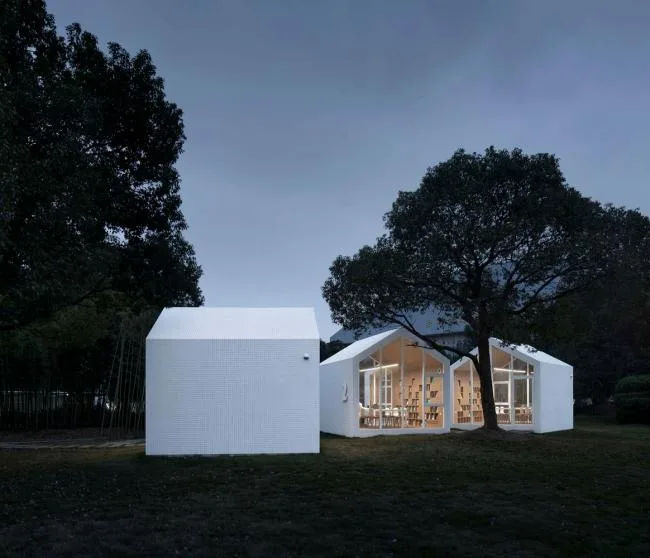 BIM建筑|80㎡ 校园草舆图书馆 / Yuan Architects