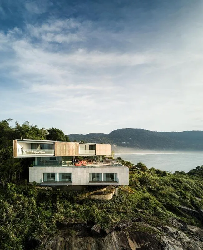 BIM建筑|以海为邻，明媚四时的巴西半岛之家