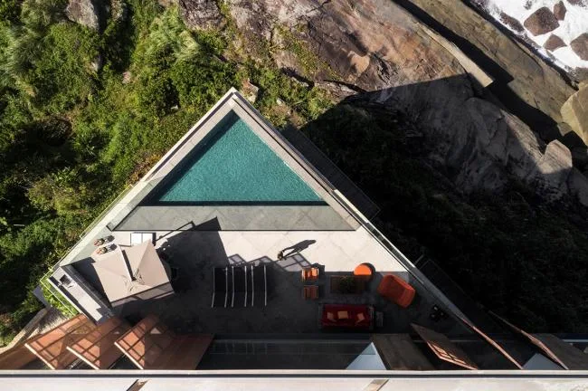 BIM建筑|以海为邻，明媚四时的巴西半岛之家