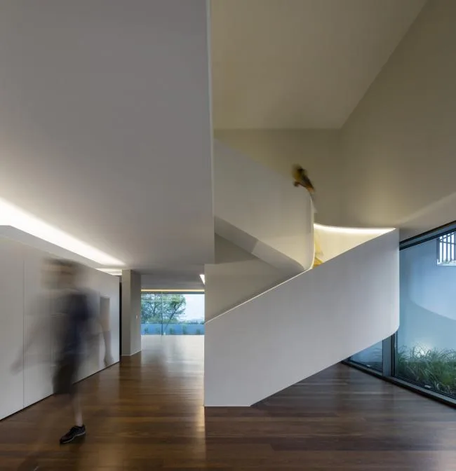 BIM建筑|如帘幕轻轻拉上：葡萄牙Beloura House IV室第