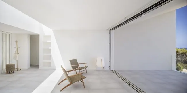 BIM建筑|面向海边睁开的年夜跨度不雅景台，极简天然的构架式室第