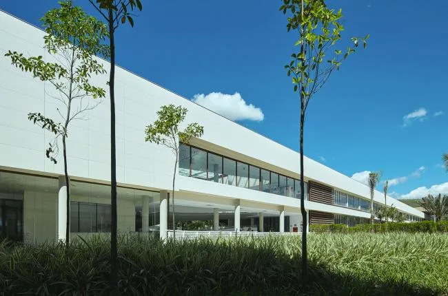 BIM建筑|优雅如天鹅展翅：巴西Roberto Herbster Gusmão黉舍