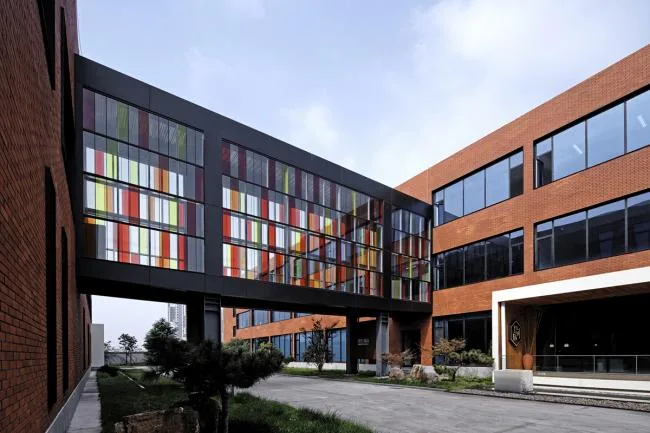BIM建筑|朝阳当照，日照产业设计中间改革设计 / 上海善祥建筑设计