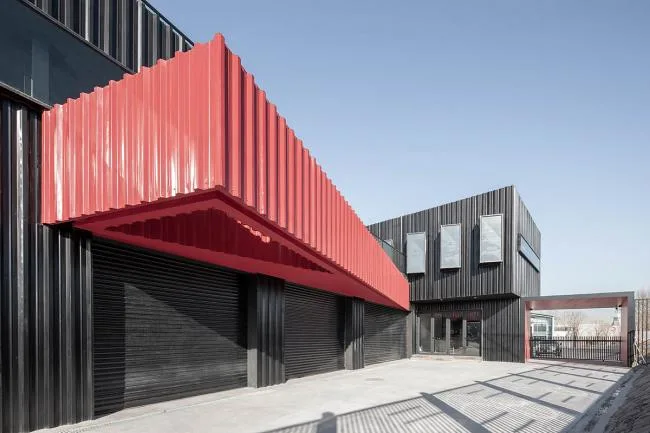 BIM建筑|一场汽车喜好者的社交试验，The Pit House汽车俱乐部 / 上建下筑工作室