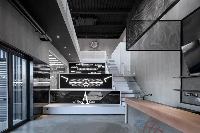 BIM建筑|一场汽车喜好者的社交试验，The Pit House汽车俱乐部 / 上建下筑工作室