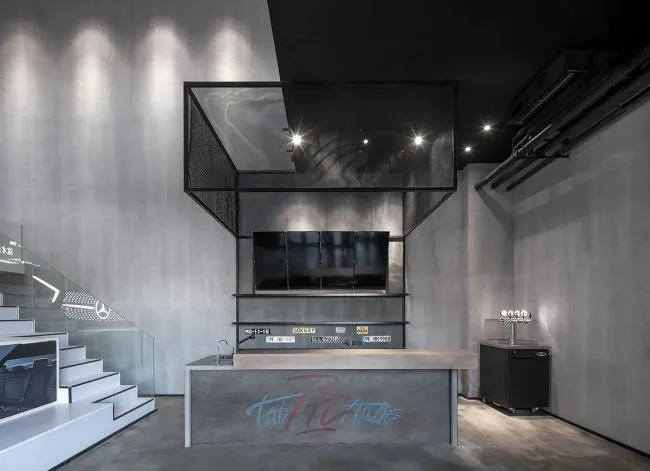 BIM建筑|一场汽车喜好者的社交试验，The Pit House汽车俱乐部 / 上建下筑工作室