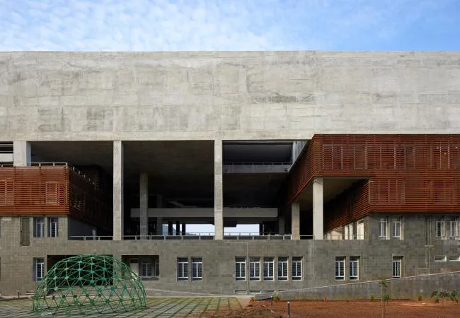 BIM建筑|宏大的排挤平台带来的多元可能性 / 维查雅瓦达计划与建筑学院研讨所