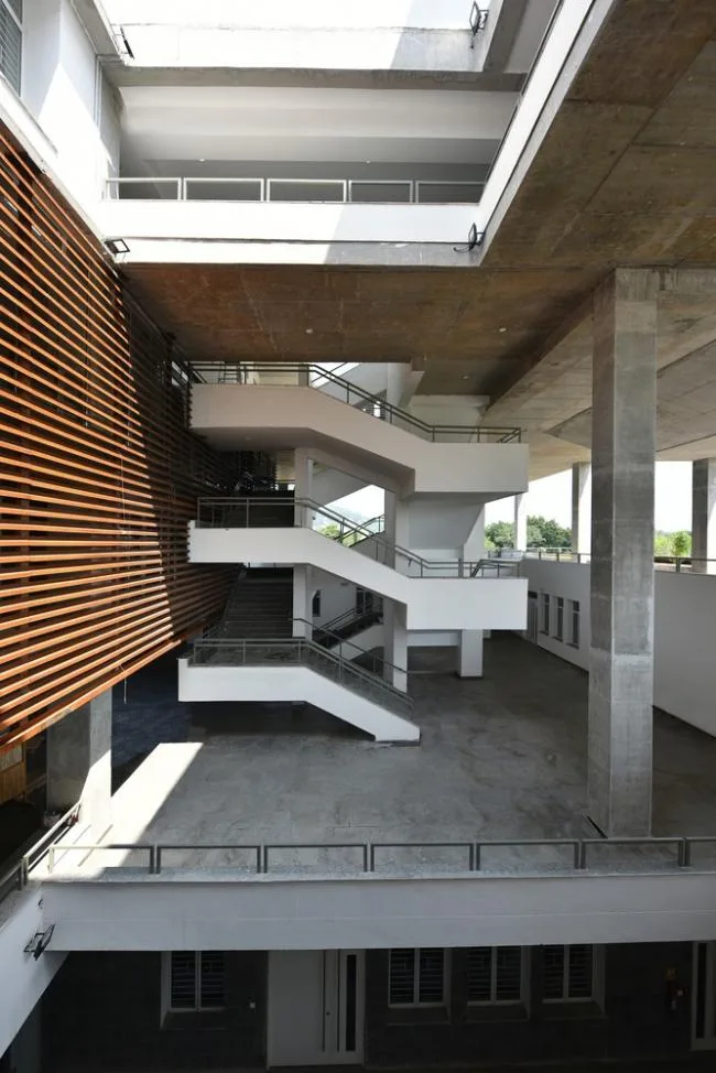 BIM建筑|宏大的排挤平台带来的多元可能性 / 维查雅瓦达计划与建筑学院研讨所