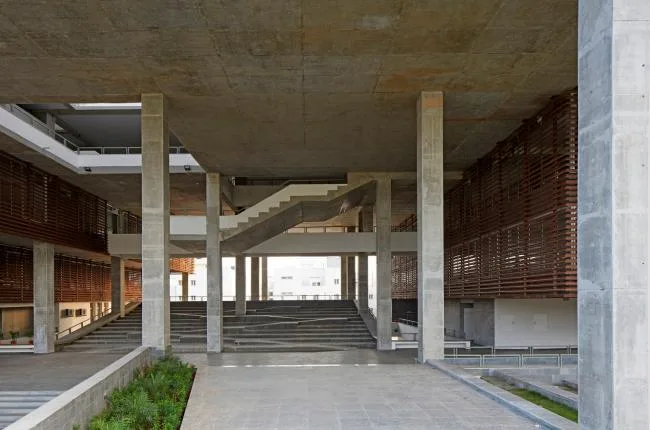 BIM建筑|宏大的排挤平台带来的多元可能性 / 维查雅瓦达计划与建筑学院研讨所