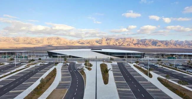 BIM建筑|苍莽戈壁中的一片白色蘑菇岩：以色列蒂姆纳国际机场