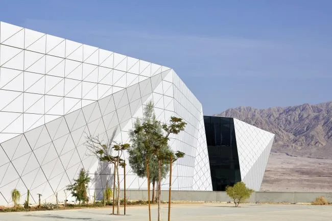 BIM建筑|苍莽戈壁中的一片白色蘑菇岩：以色列蒂姆纳国际机场