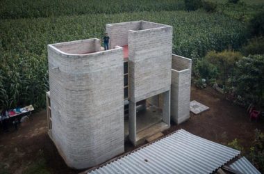 BIM建筑|墨西哥火山景不雅区的小小城堡——绿田温馨的柴火之家-BIM建筑网