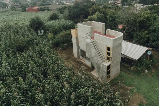 BIM建筑|墨西哥火山景不雅区的小小城堡——绿田温馨的柴火之家