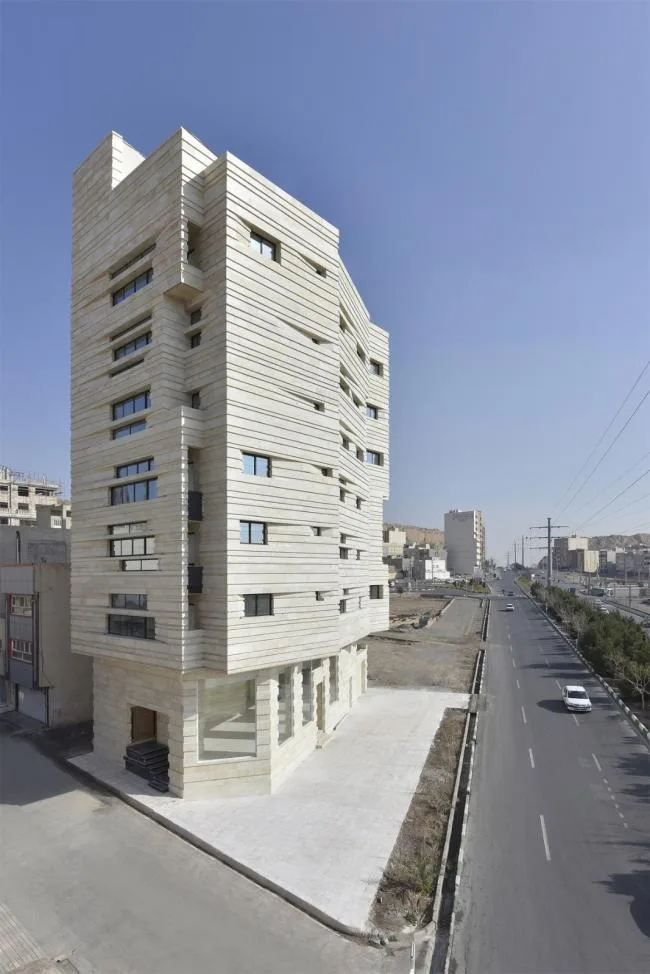 BIM建筑|如同被风化的粗粝岩石：阿维尼室第楼 | Heram建筑事务所