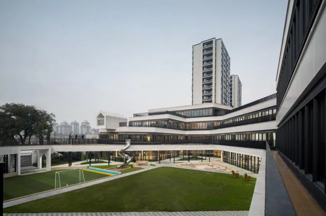 BIM建筑|漂浮的乐土——杭州市浪潮幼儿园 / GLA建筑设计