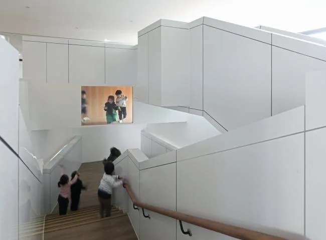 BIM建筑|漂浮的乐土——杭州市浪潮幼儿园 / GLA建筑设计