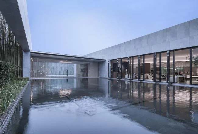 BIM建筑|水与石的江南光影——常州旭辉铂悦天宁生涯艺术馆 / 水石设计