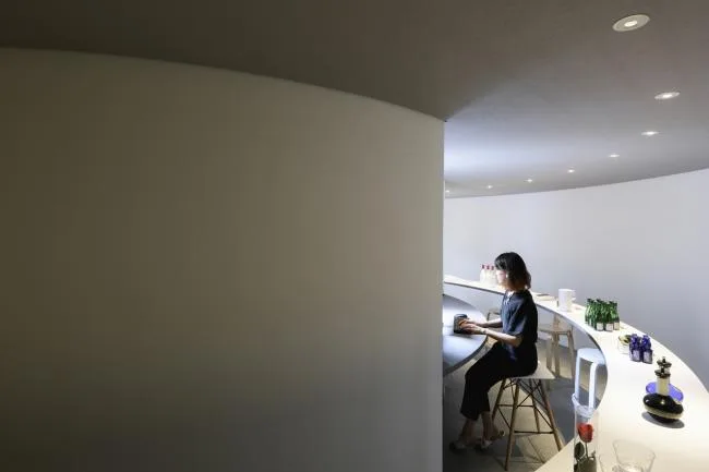BIM建筑|仿佛海洋海浪的弧状室第