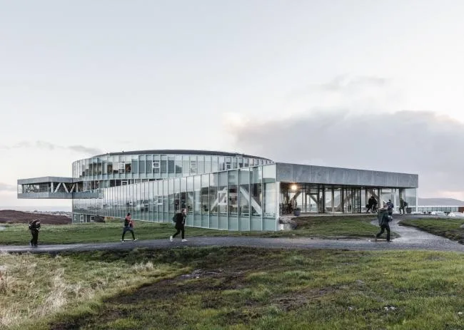 BIM建筑|BIG新作，仿佛峡湾上的漩涡：Glasir 学院