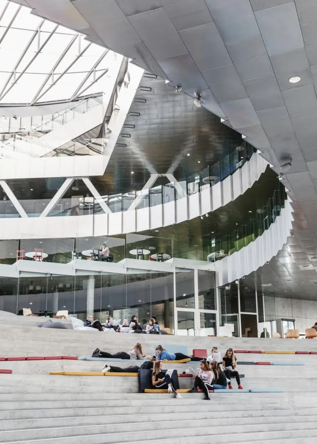 BIM建筑|BIG新作，仿佛峡湾上的漩涡：Glasir 学院