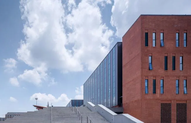 BIM建筑|浙江年夜学国际结合学院（海宁国际校区）综合体育馆 / 浙江年夜学建筑设计研讨院