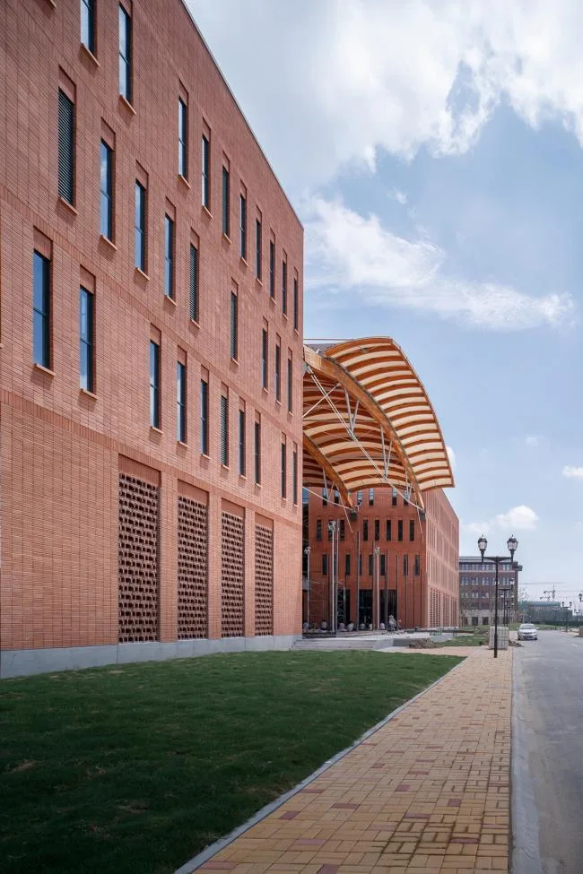 BIM建筑|浙江年夜学国际结合学院（海宁国际校区）综合体育馆 / 浙江年夜学建筑设计研讨院