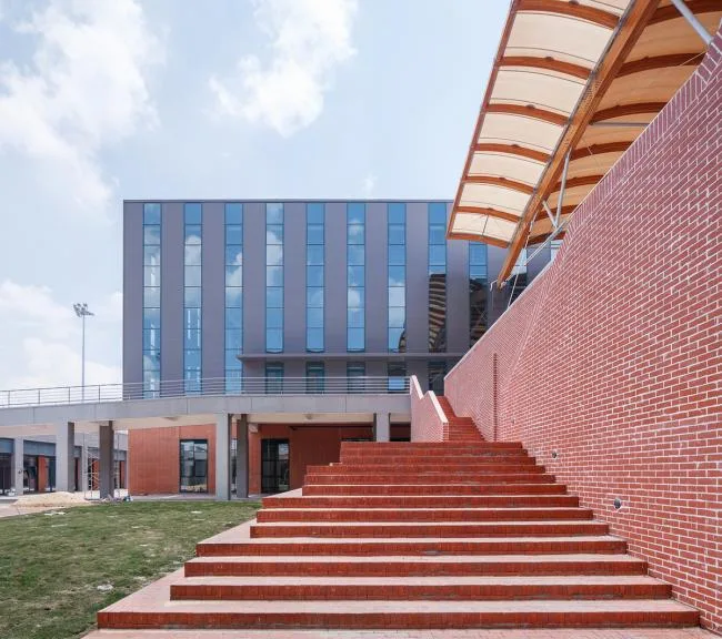 BIM建筑|浙江年夜学国际结合学院（海宁国际校区）综合体育馆 / 浙江年夜学建筑设计研讨院