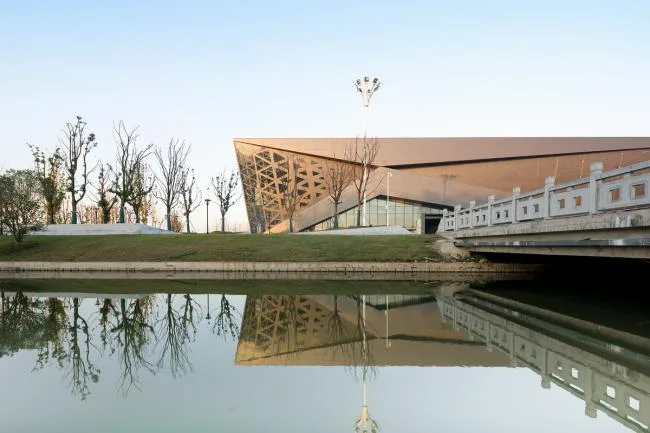 BIM建筑|动感的能量盒子：扬州南部新城体育园 / 柏涛设计