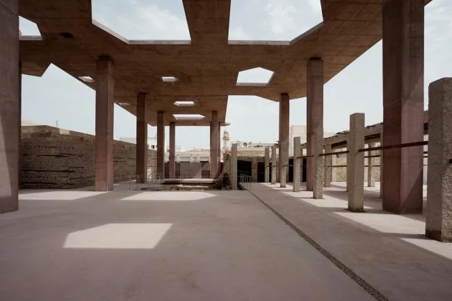 BIM建筑|仿佛岁月风化的古城堡：Pearling 遗址博物馆及进口 / Valerio Olgiati