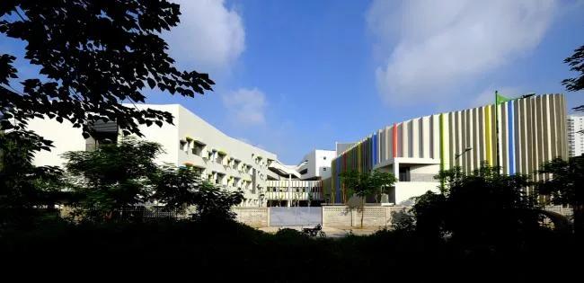BIM建筑|动态绿色的梦幻校园：生态折线黉舍 / 1+1>2 Architects