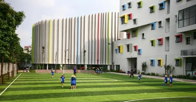 BIM建筑|动态绿色的梦幻校园：生态折线黉舍 / 1+1>2 Architects