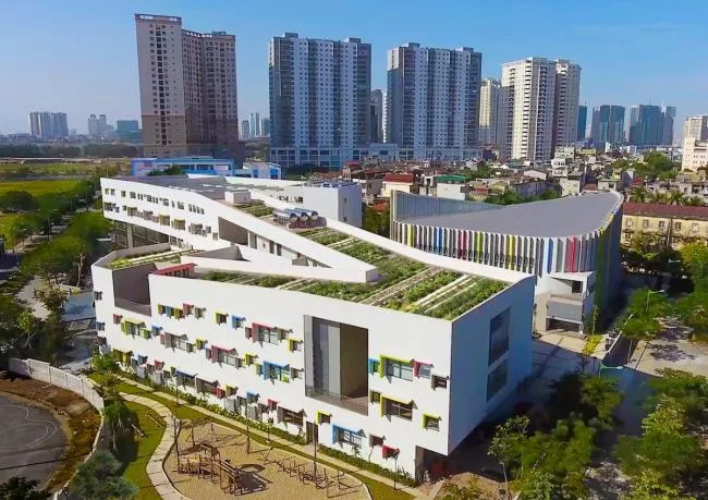 BIM建筑|动态绿色的梦幻校园：生态折线黉舍 / 1+1>2 Architects
